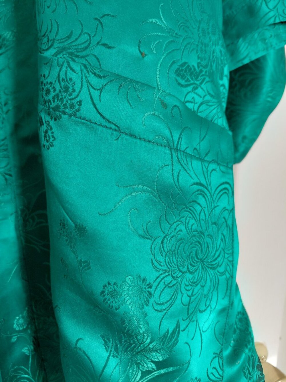 ESME Emerald Green Silk Robe - Picture 5 of 6